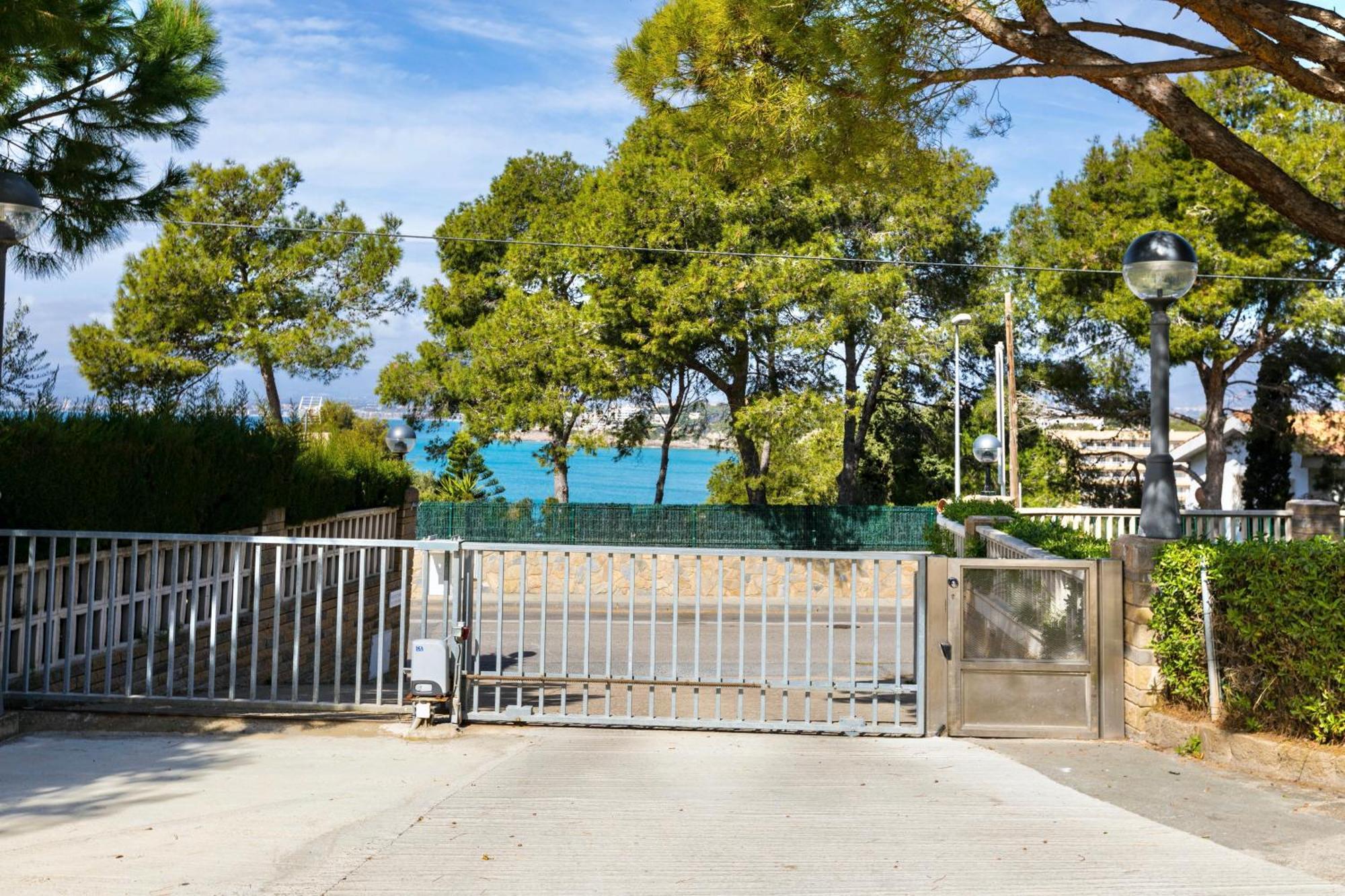 Mediterranean Way - Cye Apartment Салоу Екстериор снимка
