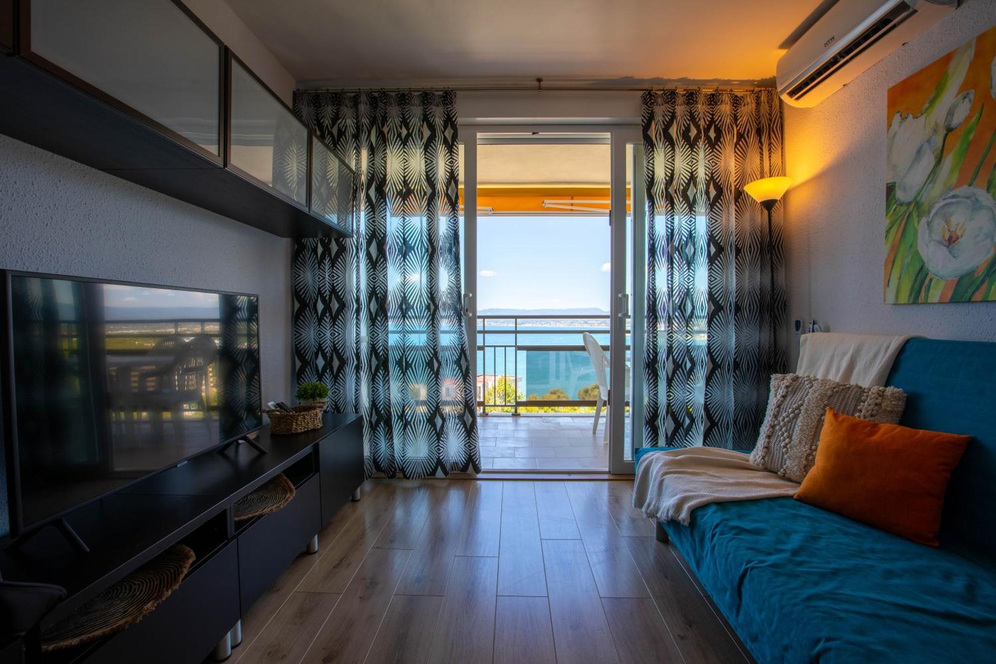 Mediterranean Way - Cye Apartment Салоу Екстериор снимка